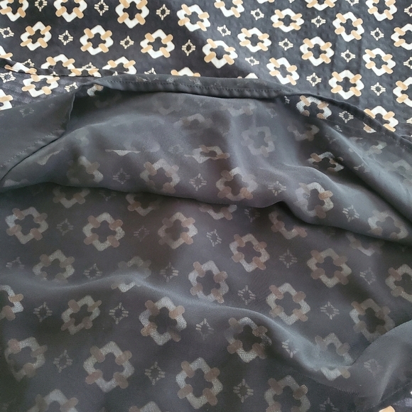 LOFT Geo Cinched Sleeve Ruffle Neckline Blouse Size XL, Business Casual - Picture 10 of 12